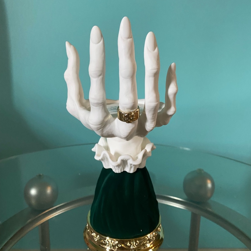 Bath and body works witch hand